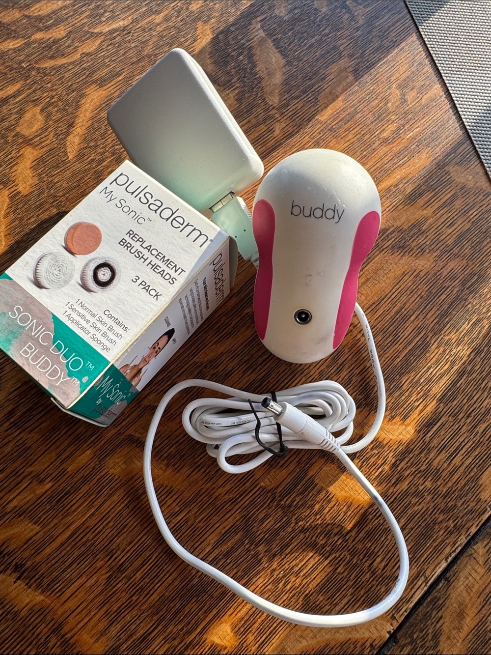 pulsaderm buddy Facial Sonic Cleansing Device in White & Pink